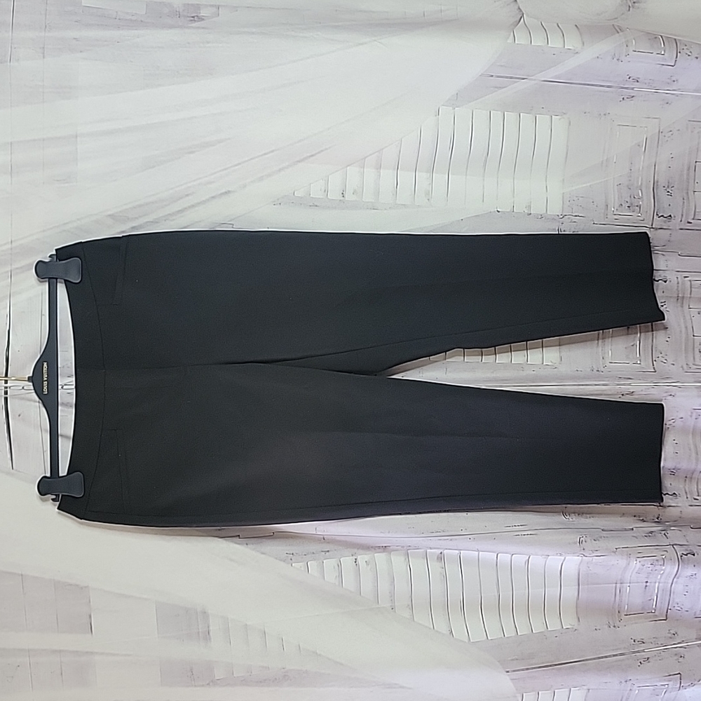 Chicos black slacks with front pocket design